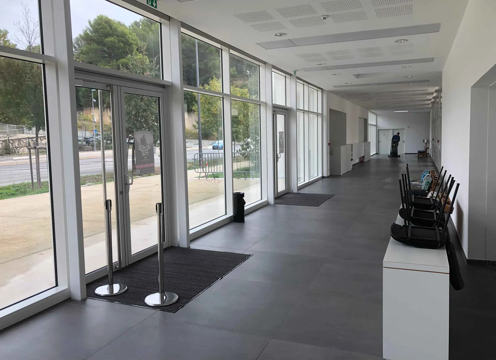 Baies vitrées de circulation intérieure