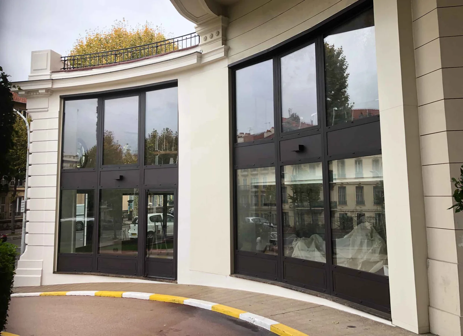 Ensemble vitré de bâtiment tertiaire