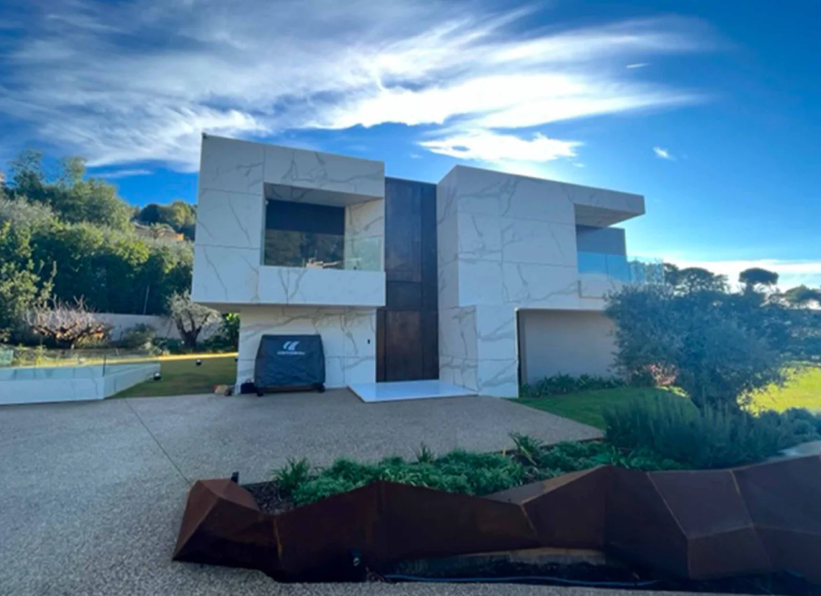 Menuiseries de villa contemporaine