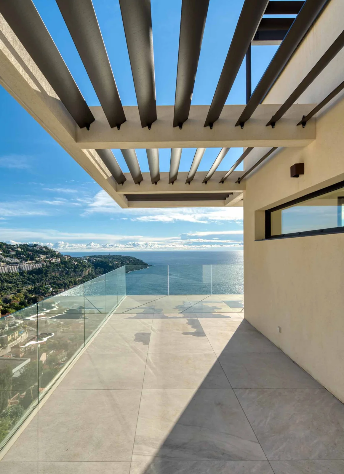 Pergola et terrasse avec vue mer