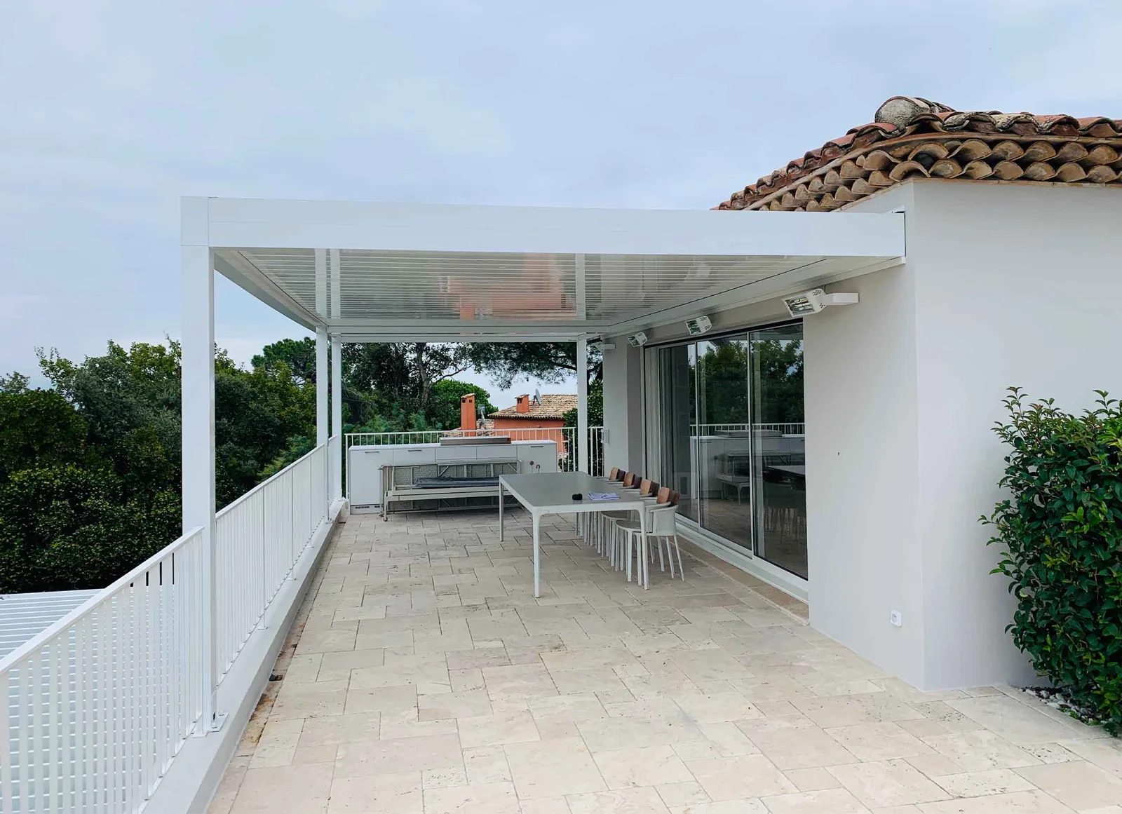 Pergola et terrasse de villa