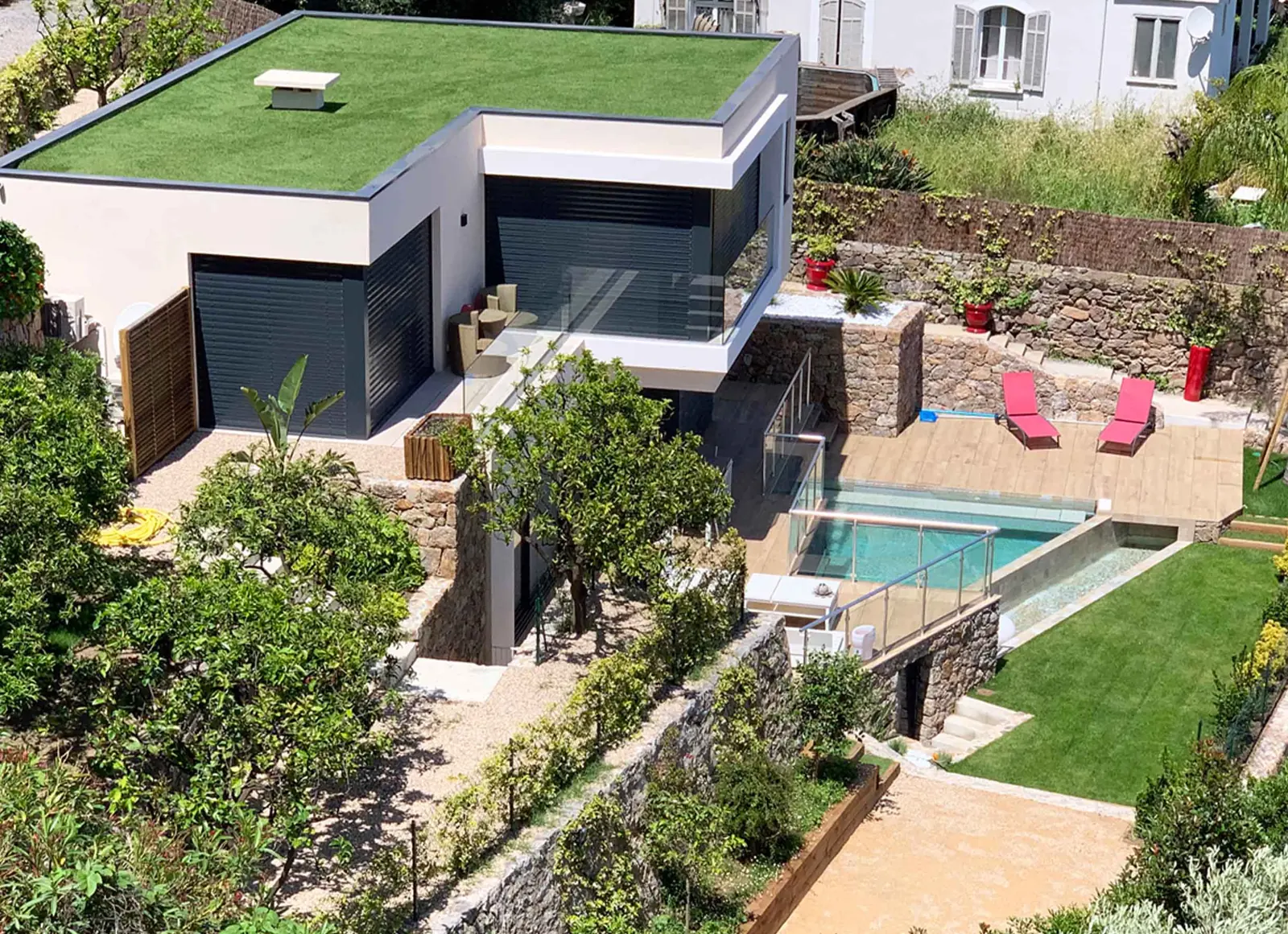 Villa avec terrasse et piscine